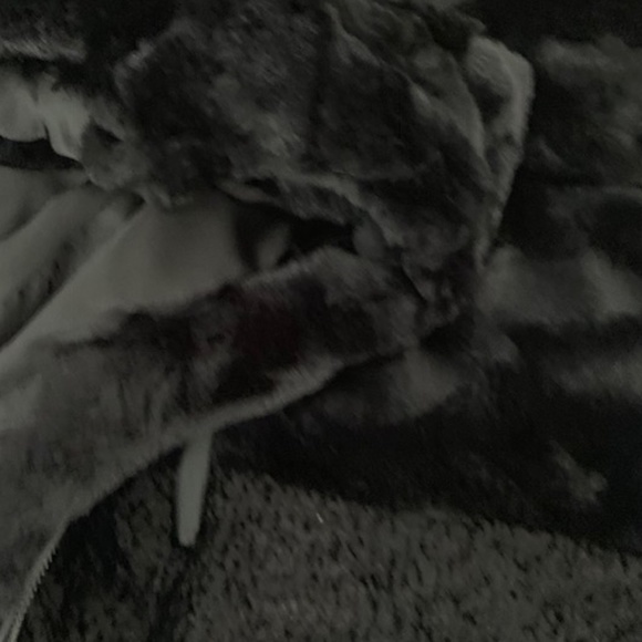 Faux fur black vest. L. - Picture 10 of 13
